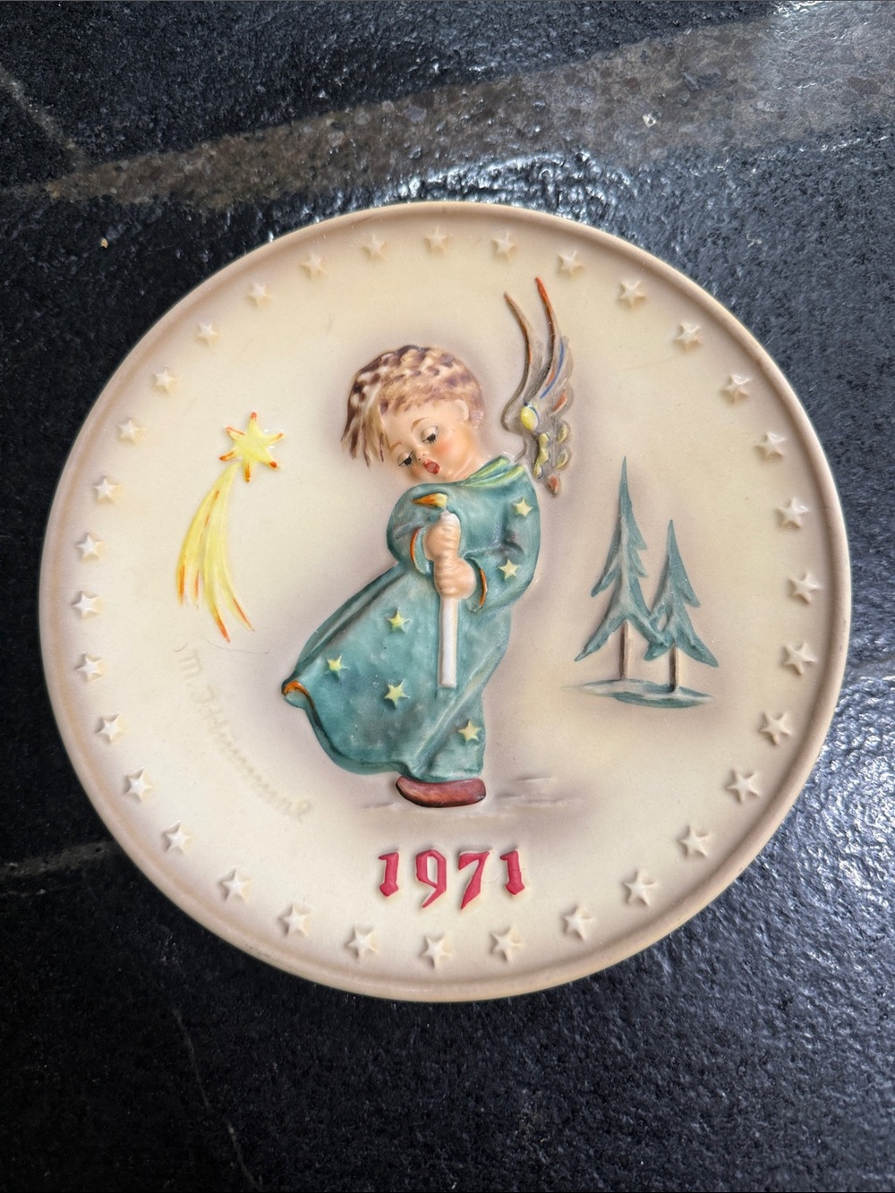 1971 Goebel M.I. Hummel “Heavenly Angel” Annual Plate First Edition w/ Raised Re